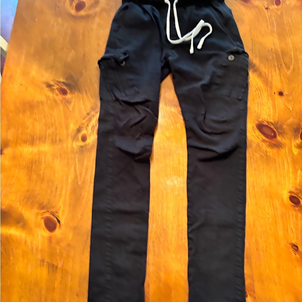 MNML Black Cargo Pants with Tapered Fit